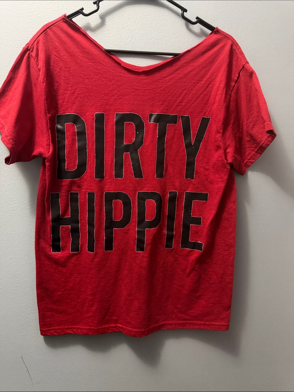 Women’s Red Graphic 'DIRTY HIPPIE' T-Shirt